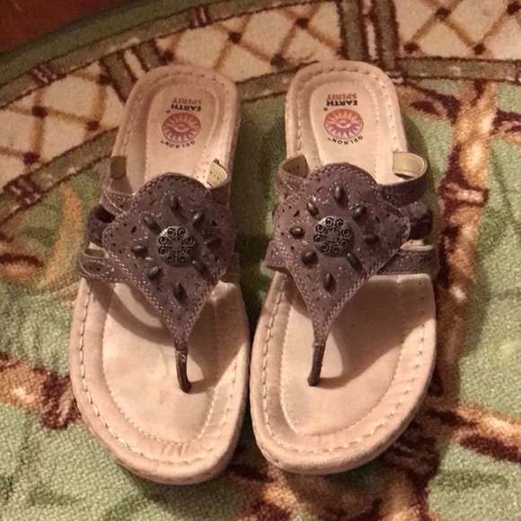 Earth Spirit Shoes - Gelron Earth Spirit thongs/flip flops. Size 9 1/2